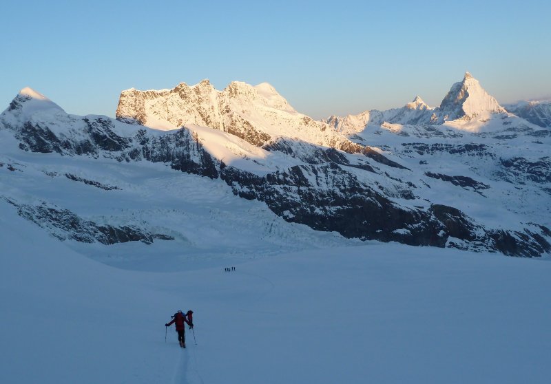 Cervin + Breithorn : le Cervin et le Breithorn qui s'illuminent au lever de soleil