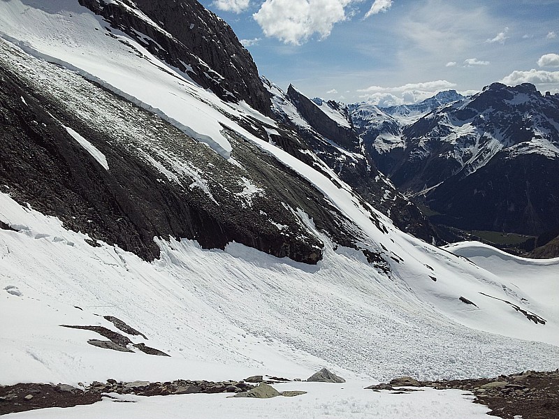 Départ de plaques : entre les Rochers du Génépy et l'Aig de l'Arcelin