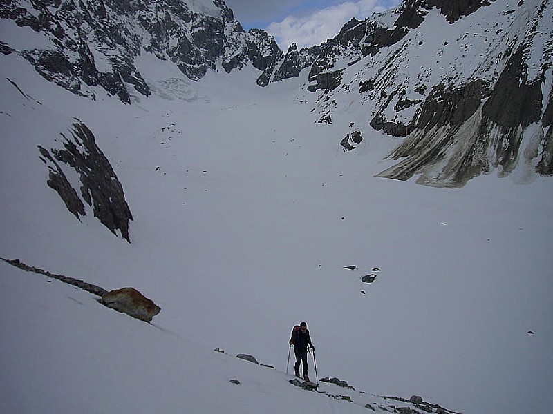 On quitte le glacier noir, à gauche toute.