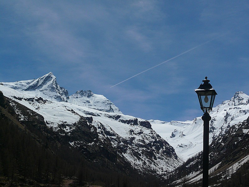 Vue depuis parking : la becca di Monciar (3545m) notre repère pour 2 j