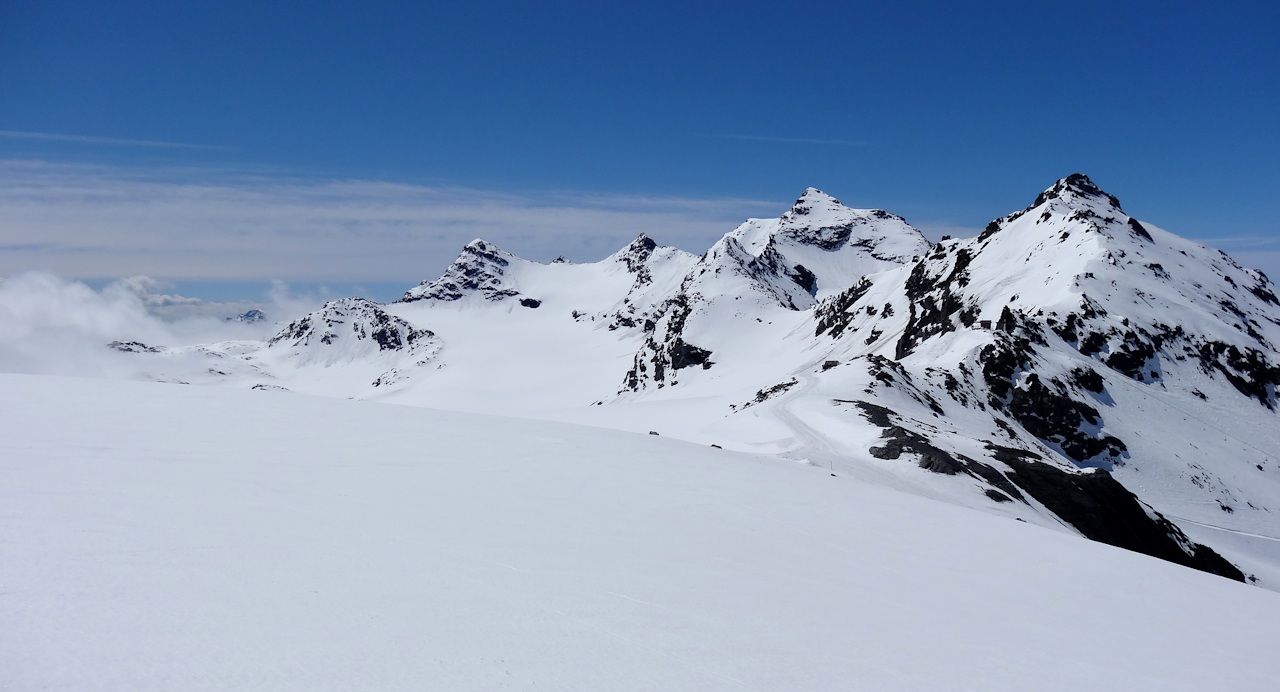 Glacier de Chavière : Un coup d'oeil avant une descente non-stop.