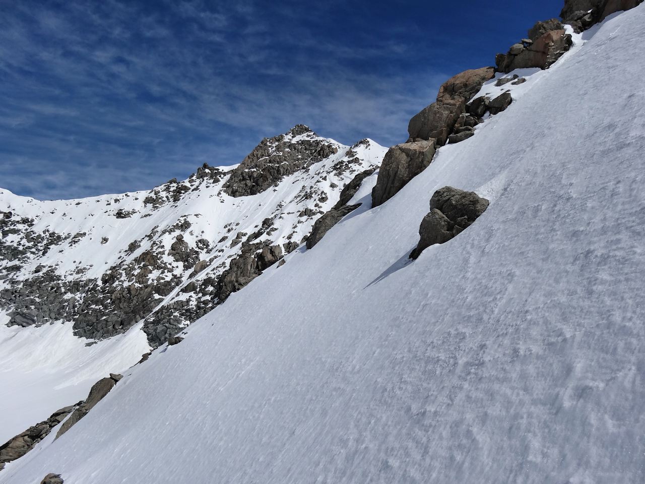 Dans la face S-O : Devant l'Aiguille de Polset.