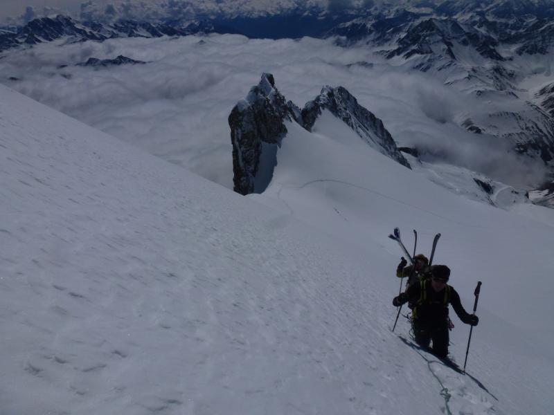 Mont Dolent : dernière ligne droite avant le sommet