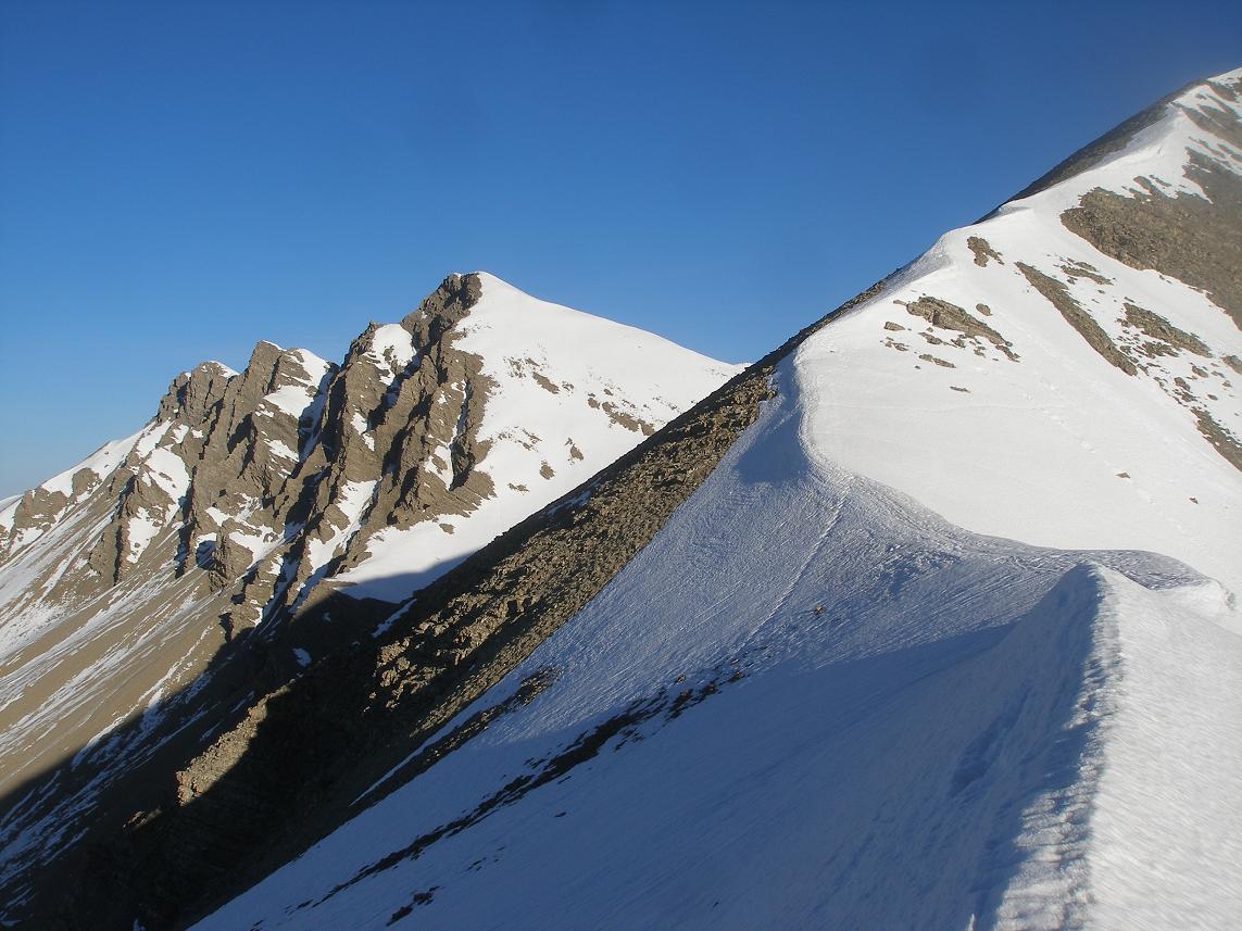 vent froid sur l'arète : qui passe presque entierement à ski(déchaussage 40m)