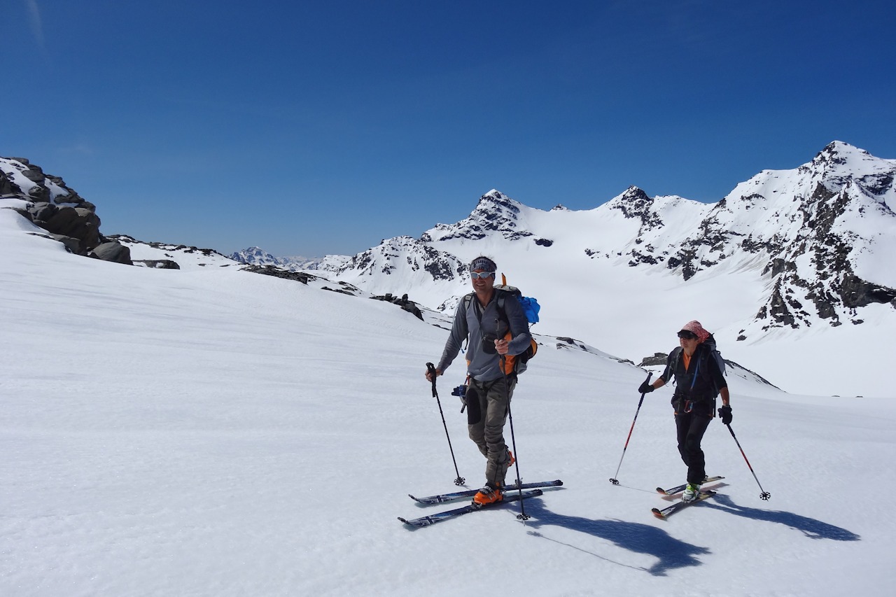 Glacier de Chavière : Laurent et Florence dans la troisième montée du jour.