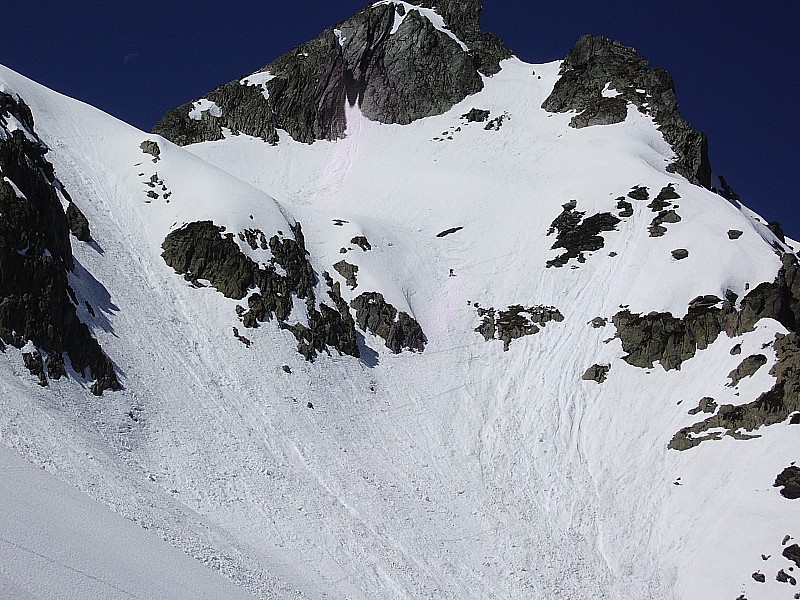 Col du Vouteret : Un skieur en train de descendre
