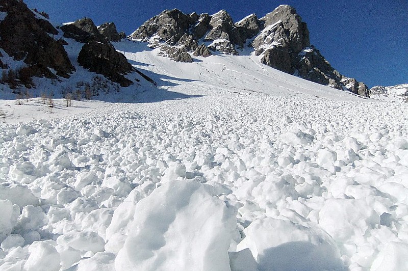 Grosse avalanche dans le bas : Pas facile à traverser