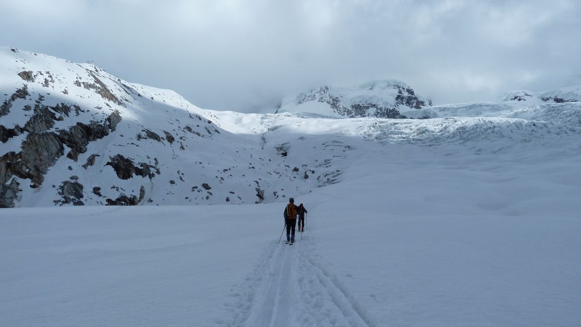 Sur le glacier : Encore presque 400m de montée jusqu'au refuge