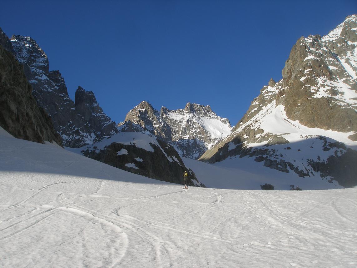 branche de gauche : les hauts sommets pointent leurs nez