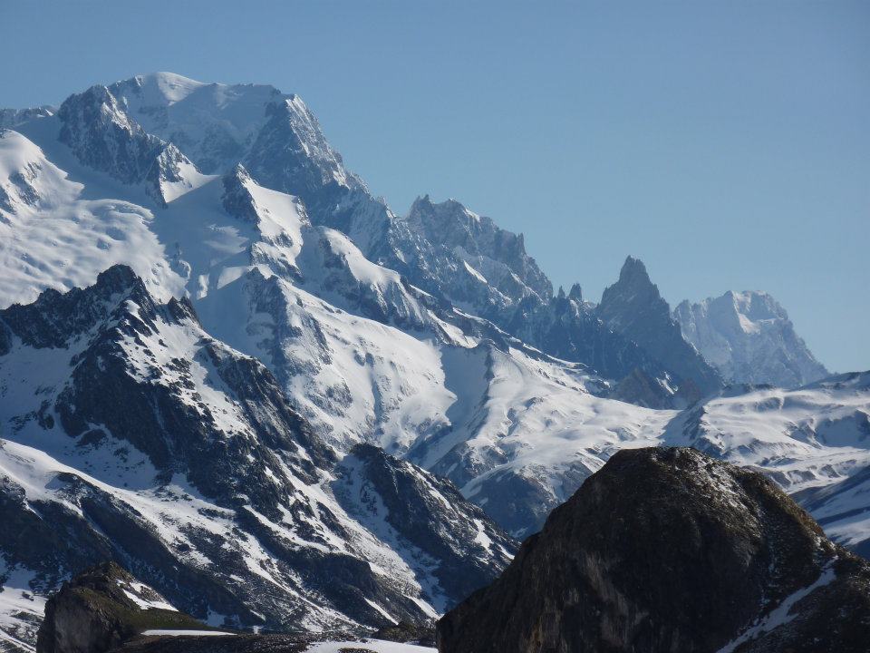 aiguille de la nova 17/5/12 : mont blanc versant italien et la prochaine sortie : aiguille des glaciers