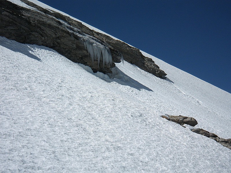 Ambiance dans la descente : c'est assez raide (35° sur 600 m d'après Volopress Ubaye)