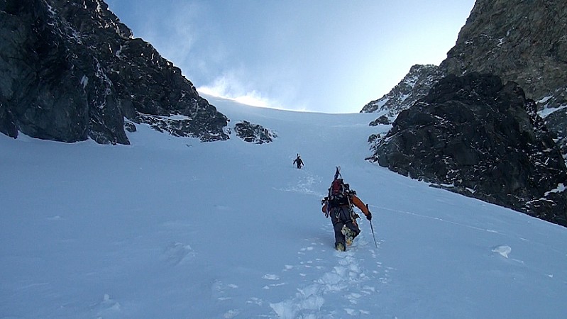 Col des Maisons Blanches : Départ, heureusement la trace est faite