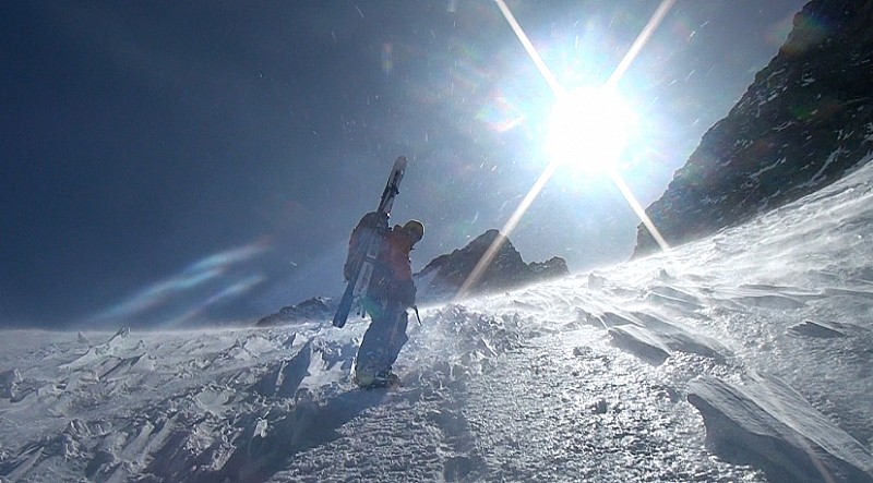 Col des Maisons Blanches : Fort vent à la sortie du Col