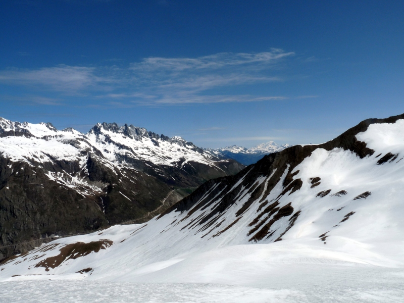 Argentieres : Les aiguilles d'Argentière et le Mont blanc en toile de fond.