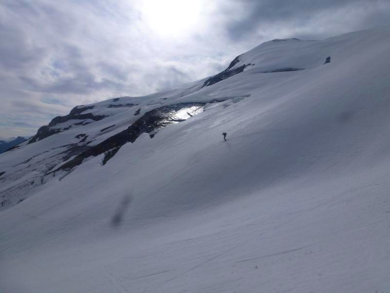Les 4 Tetes : le manteau neigeux, glisse peu à peu sur les dalles