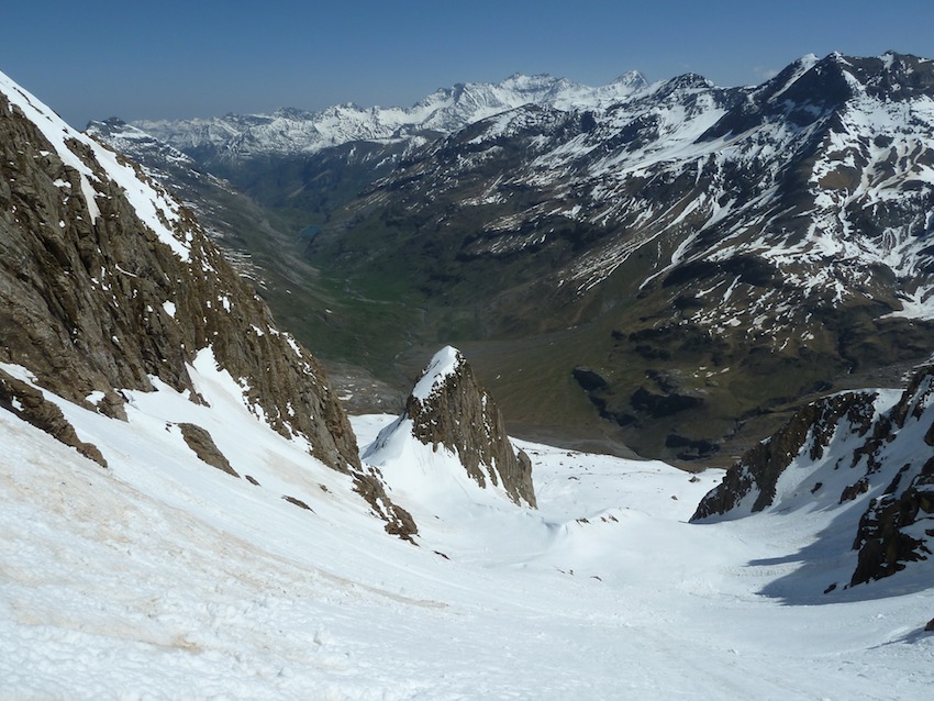Couloir de Tuquerouye : et sa borne