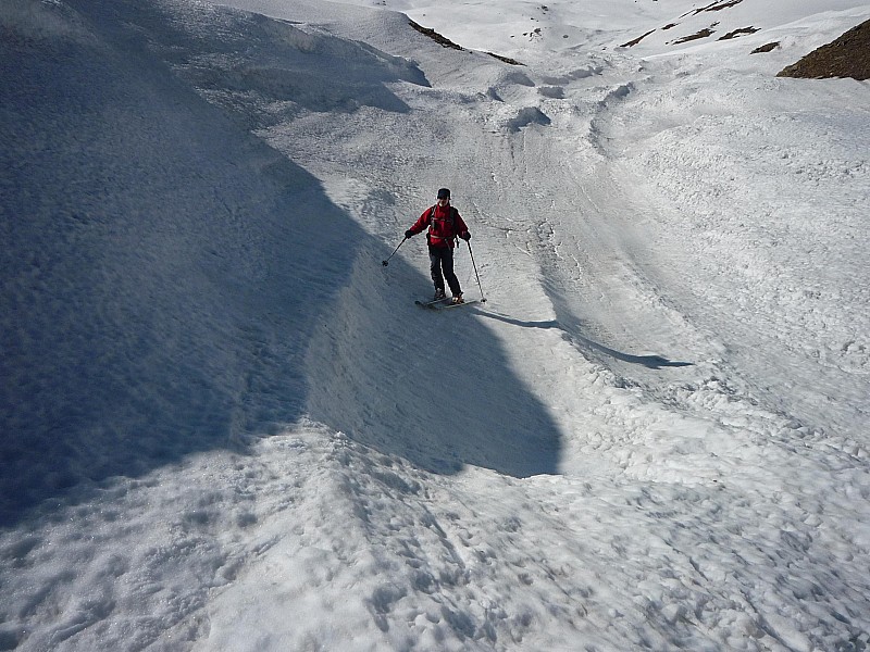Fin de la descente : L'avalanche pas très irrégulière nous permet de descendre tranquillement