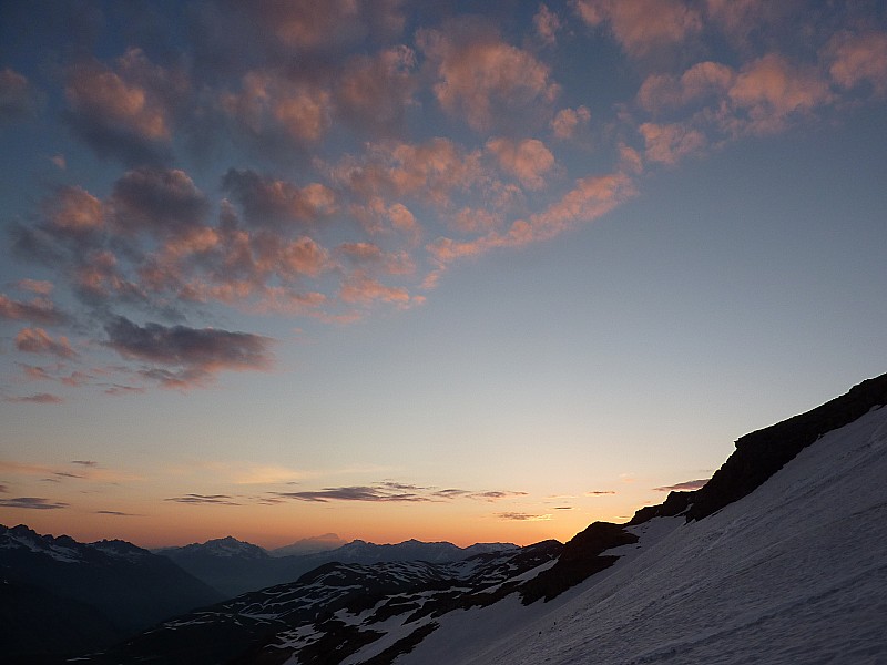Combe de Monfroid : On devine le Mont Blanc