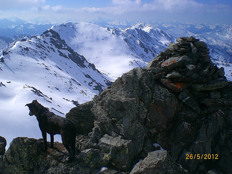 Rocher de la Grande Tempête : Le sommet, au fond le versant N du Pic du Lac Blanc.