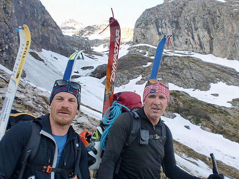 PT DU DARD : c'est lourd les skis et les pompes!!!