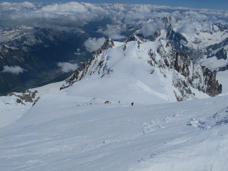 Mont Blanc : Le reste de la troupe arrive, lentement mais surement