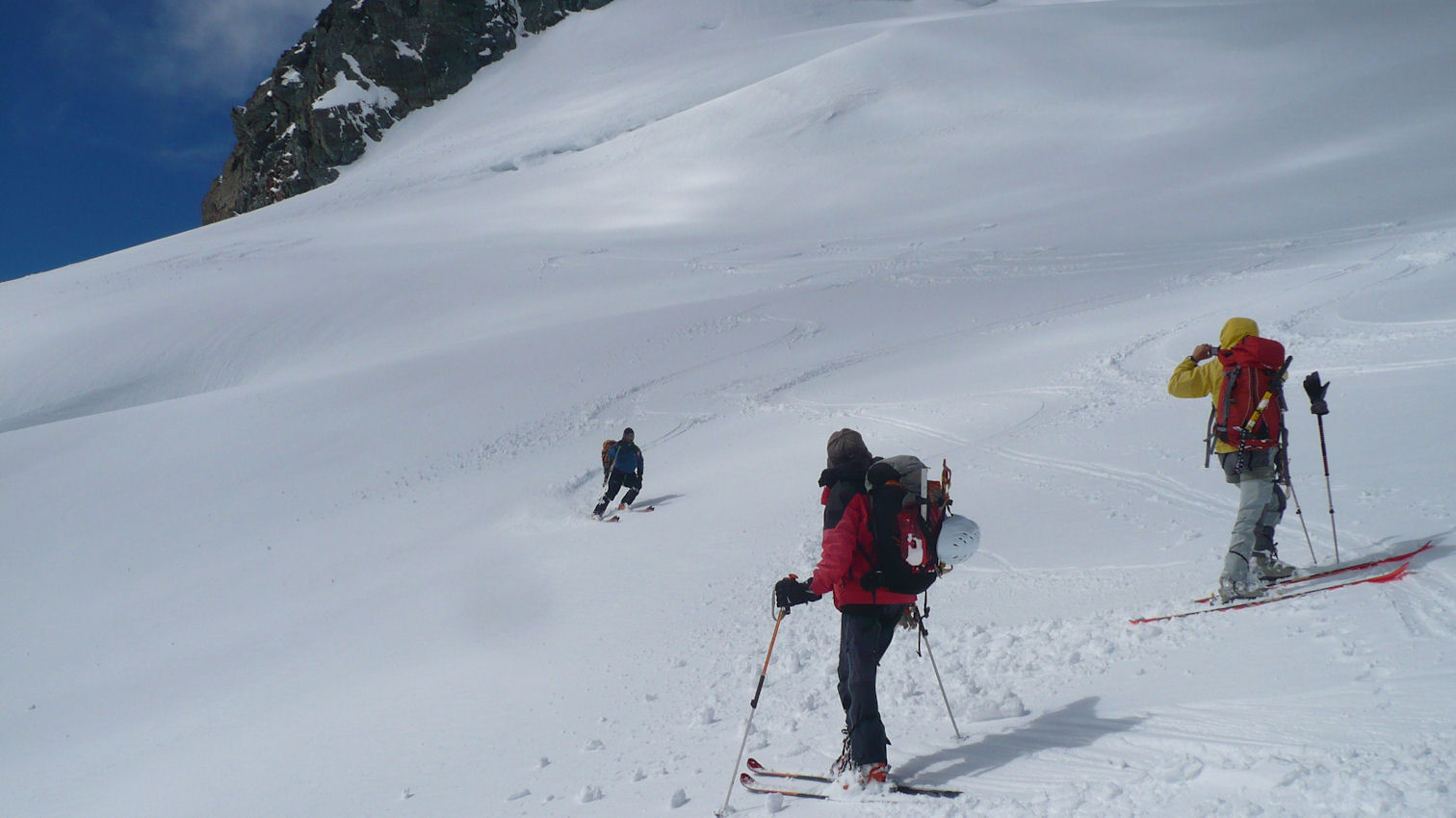 Descente du glacier : La neige est bonne au dessus de 3000 m.