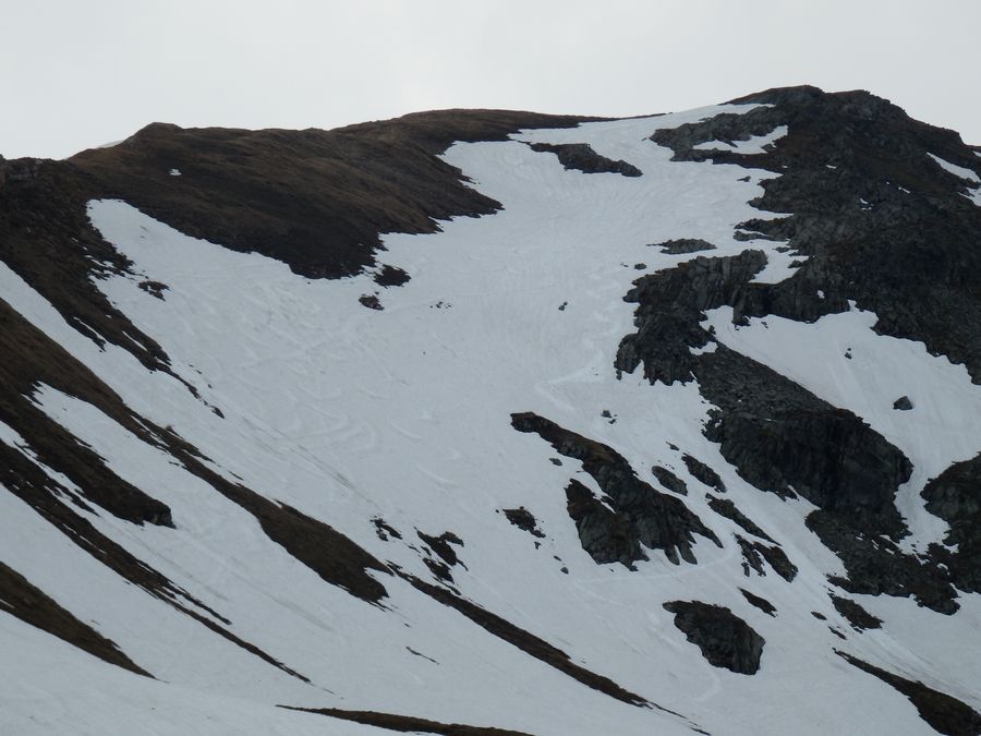 Trouvé un peu de pente : Beaux virages bien agréables avec cette neige bien tassée dans cette bonne pente