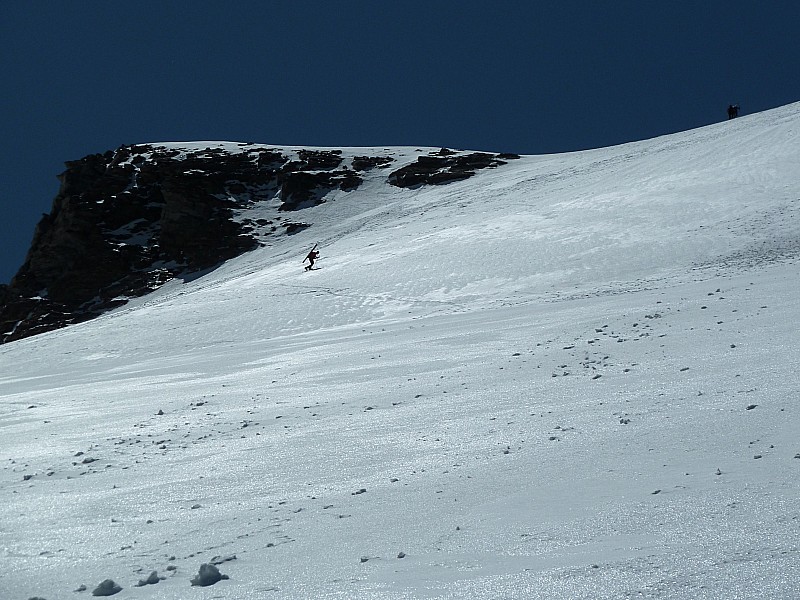 Sous le sommet : : montée en crampons