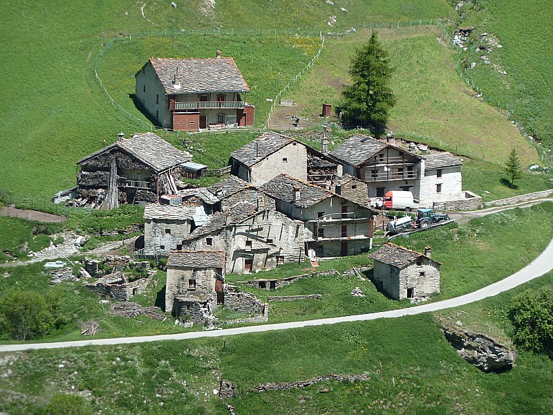 Retour au vert : : hameau de Vincendières