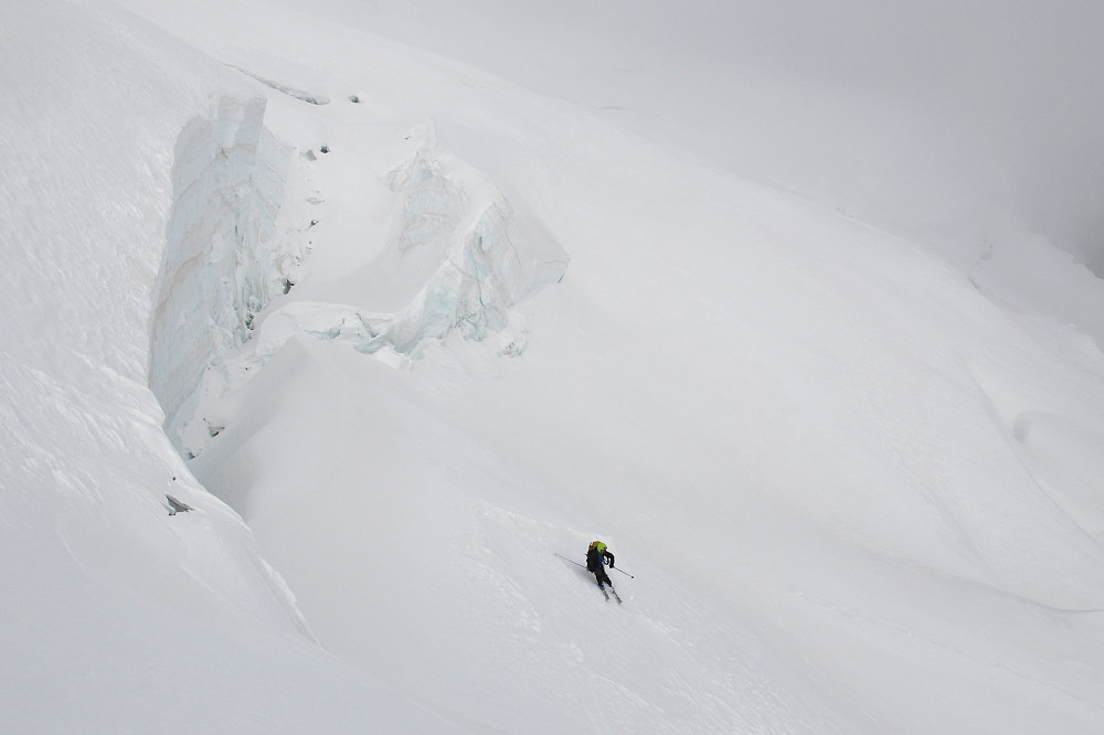 Descente : Après une traversée du glacier au radar, on se casse