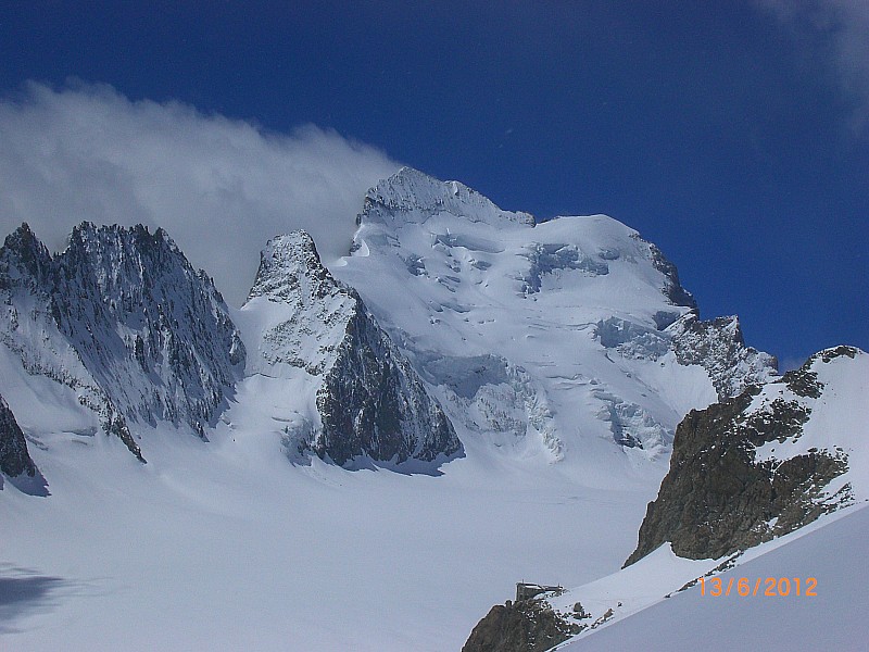 Glacier Blanc refuge et Ecrins : depuis le bas de la pente de Brèche Cordier.