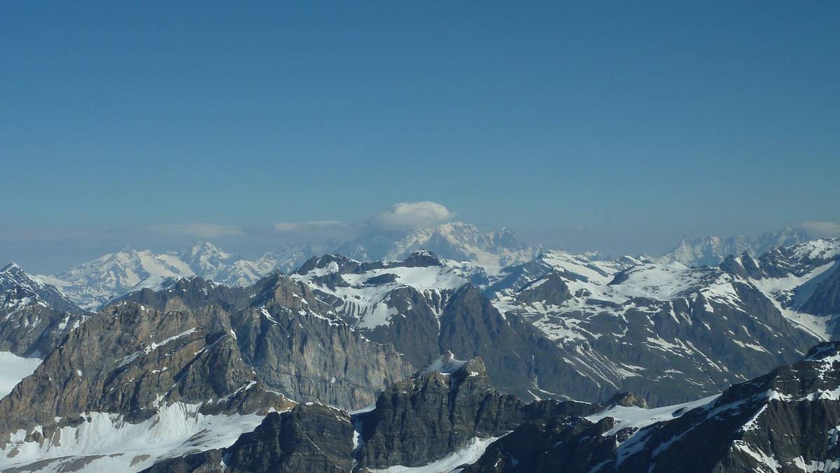 Mont Blanc : pas la bonne journée, il a mis son chapeau !