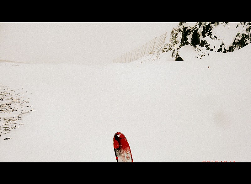 descente jusqua 2600m : ski cailloux conseilles quand meme par endroits;)