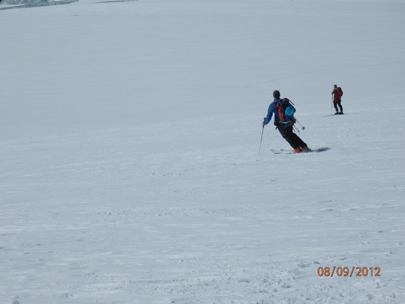 Col du Lys : Fabrice commence à descendre sur le glacier du Lys