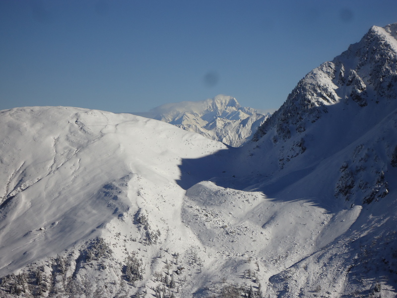 Val Pelouse : Le Mt Blanc dans le col de la Perche