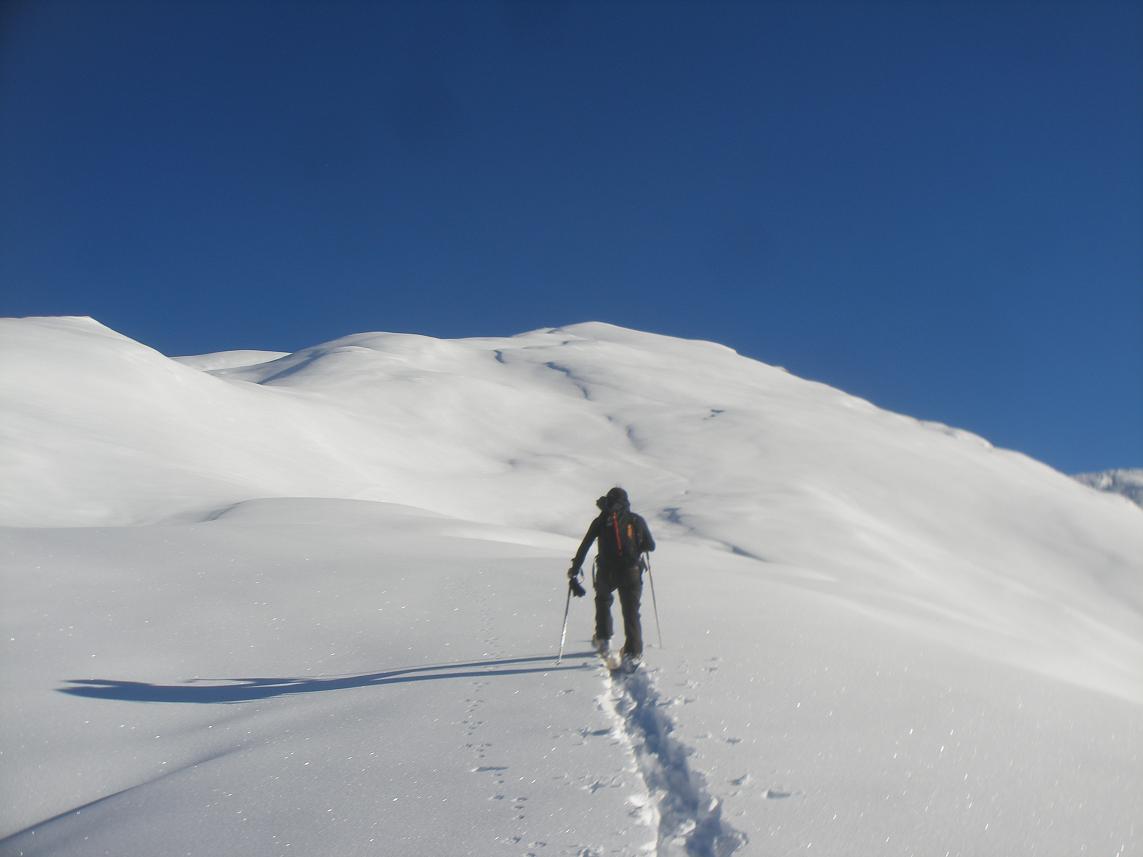 ciel bleu et manteau blanc