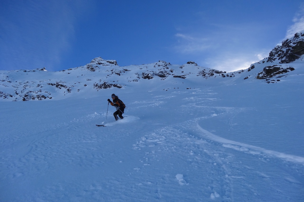 #10 Descente versant Nord : Poudre plus ou moins tassée : du bon ski. Descente versant Nord : Poudre plus ou moins tassée : du bon ski.