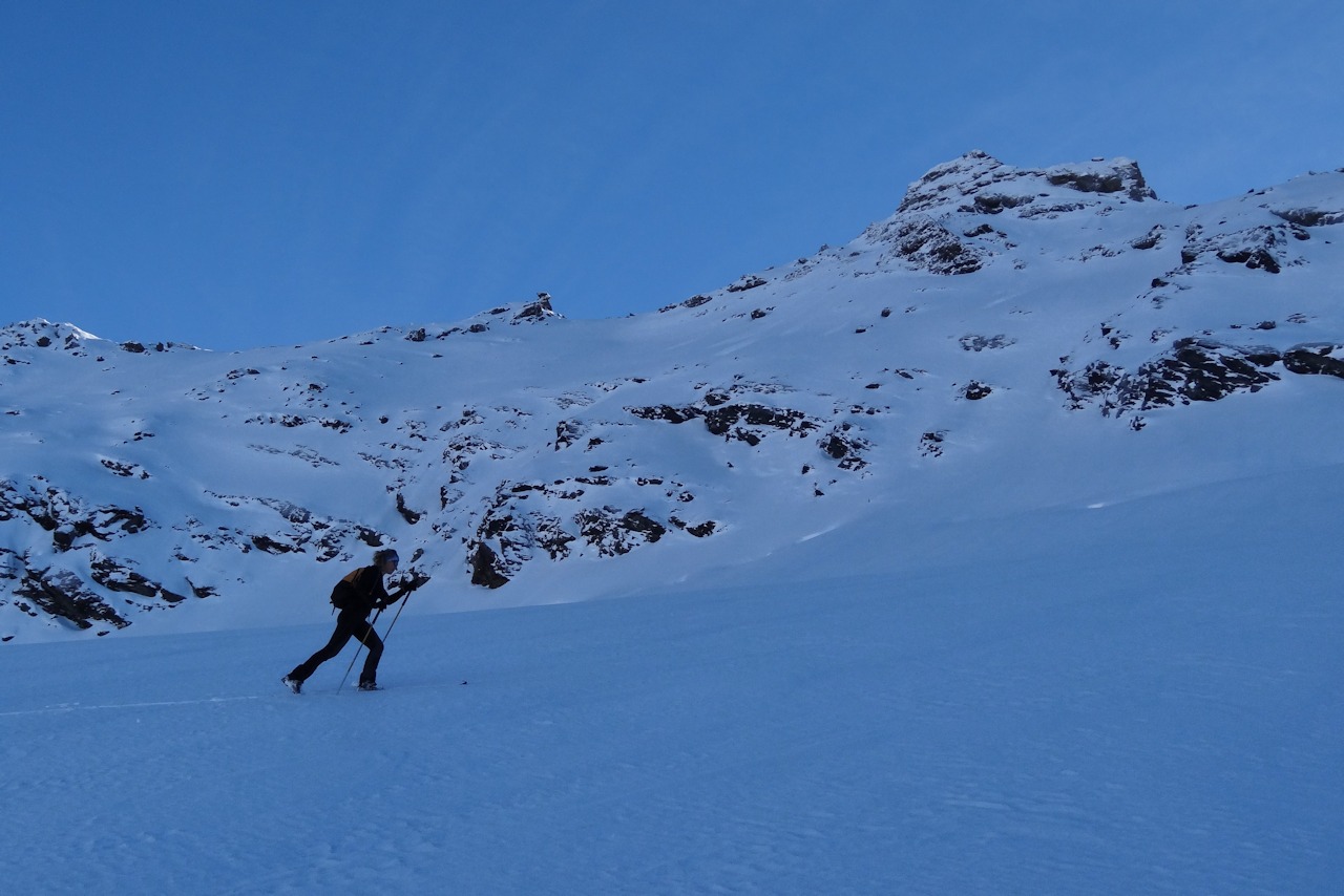 #4 Sous la Pointe de Thorens : Caroline à la trace. Sous la Pointe de Thorens : Caroline à la trace.