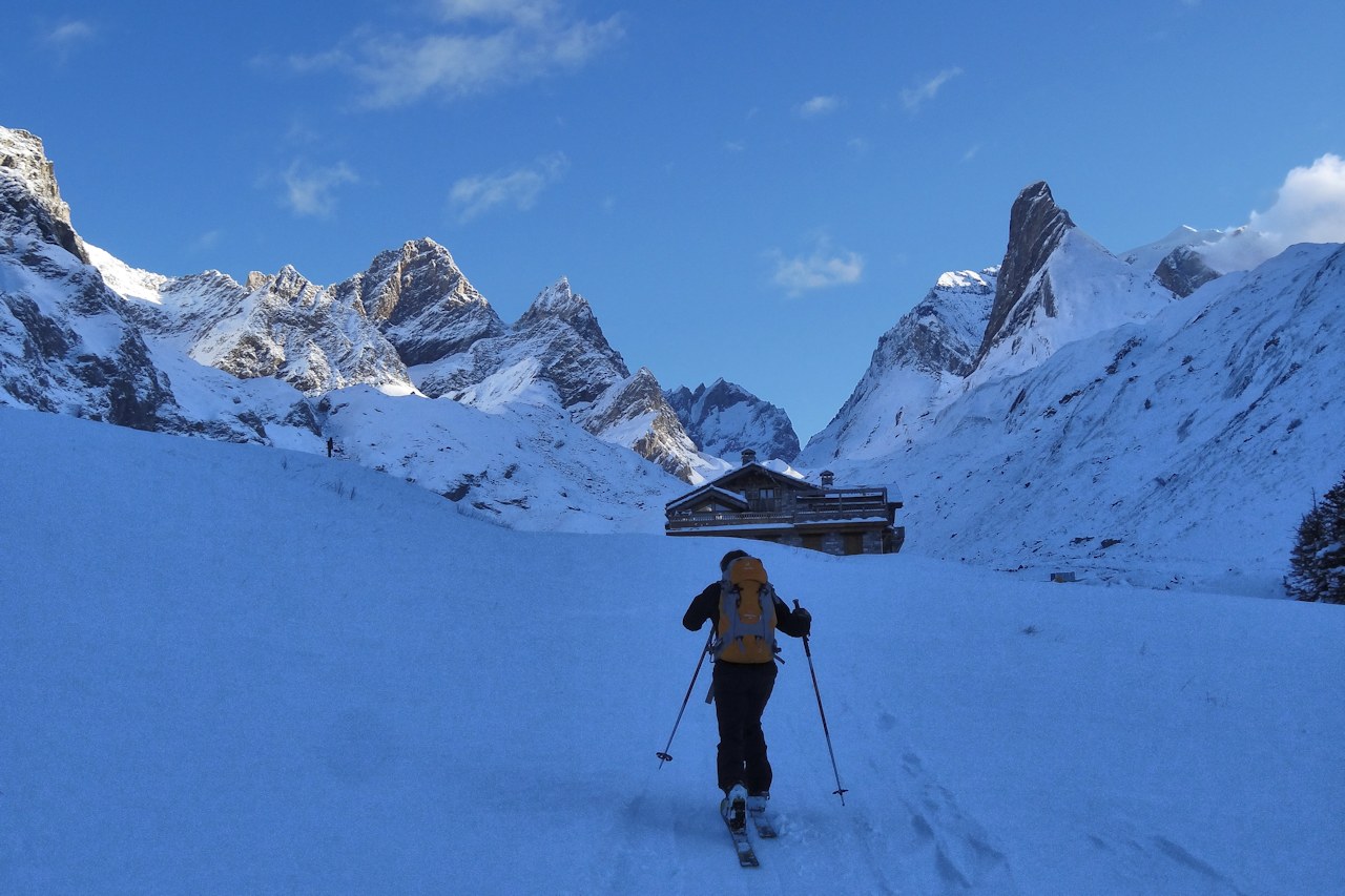 Refuge des Barmettes (2010 m) : Le secteur sera plus fréquenté dans une quinzaine de jours.