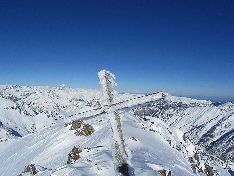 MT Aver : Croix du sommet avec Viso