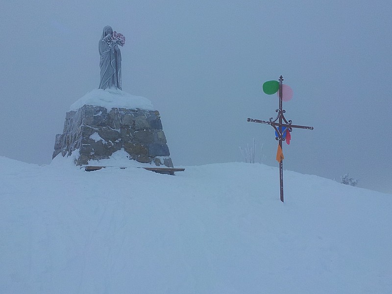 le sommet : Mauvaise visibilité sur le haut mais quelle neige...