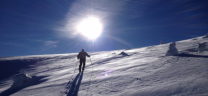skieur : un skieur devant moi