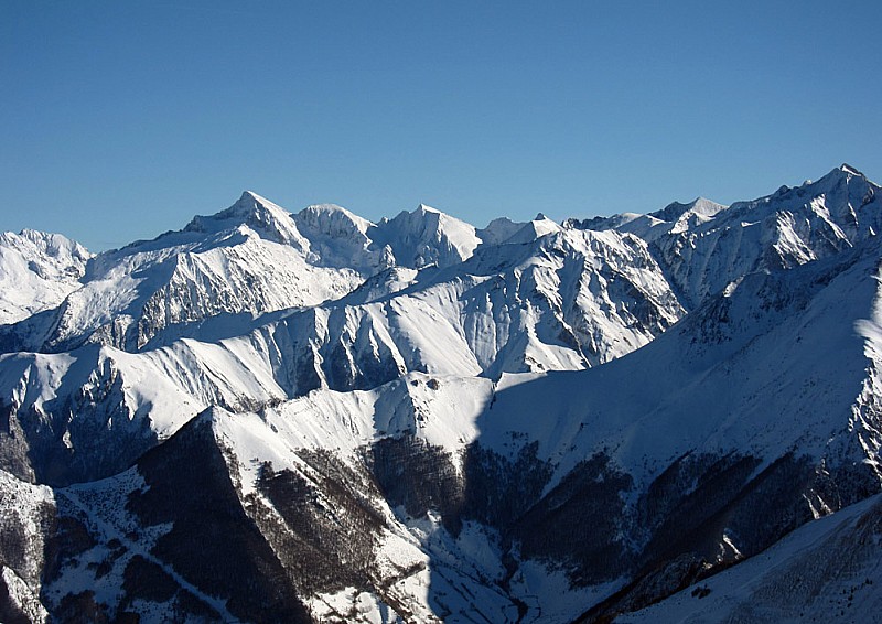 Vers l'Est : le Valier, un peu décapé par le vent