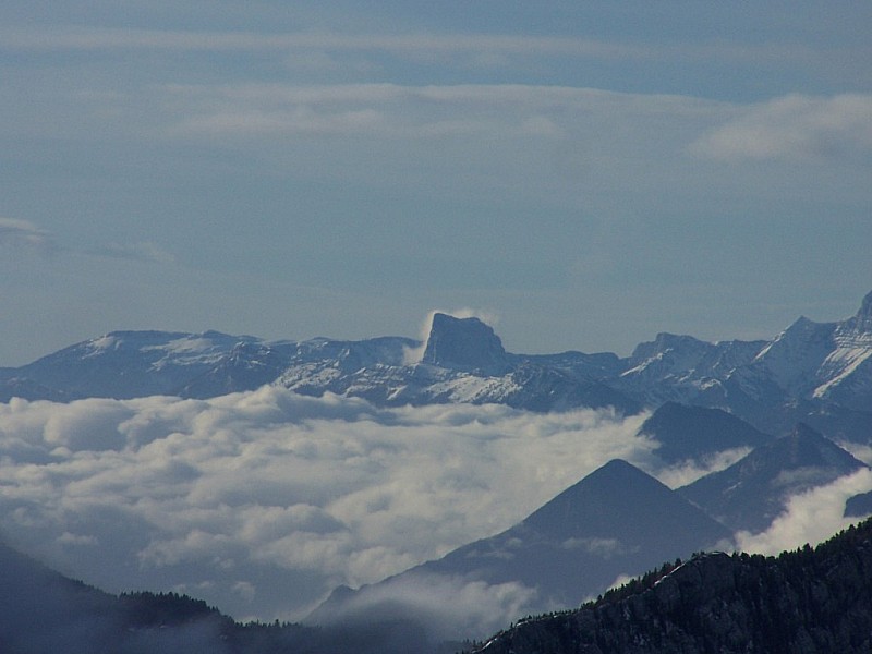 Petit Som : Ca souffle fort sur le Mont Aiguille.