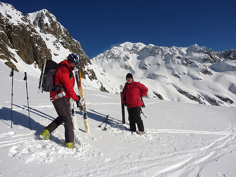 Le casse croûte est fini : On lève le camp et à nous la descente non stop jusqu'à la forêt!