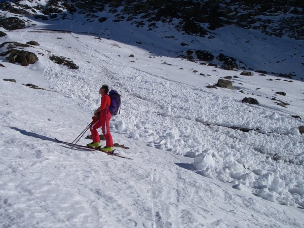 Avalanche de plaque : Le vent des jours derniers a accumulé des plaques qui peuvent être dangereuses