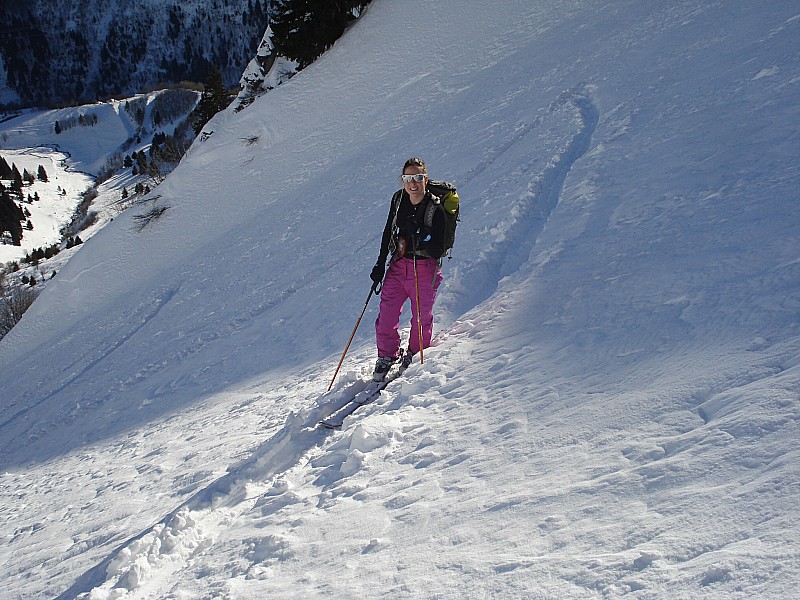 la roche noire : Alizée avec ses skis super leger!!