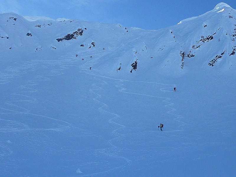 descente de la combe : du bon ski dans une belle ambiance 
belles traces à faire par endroits