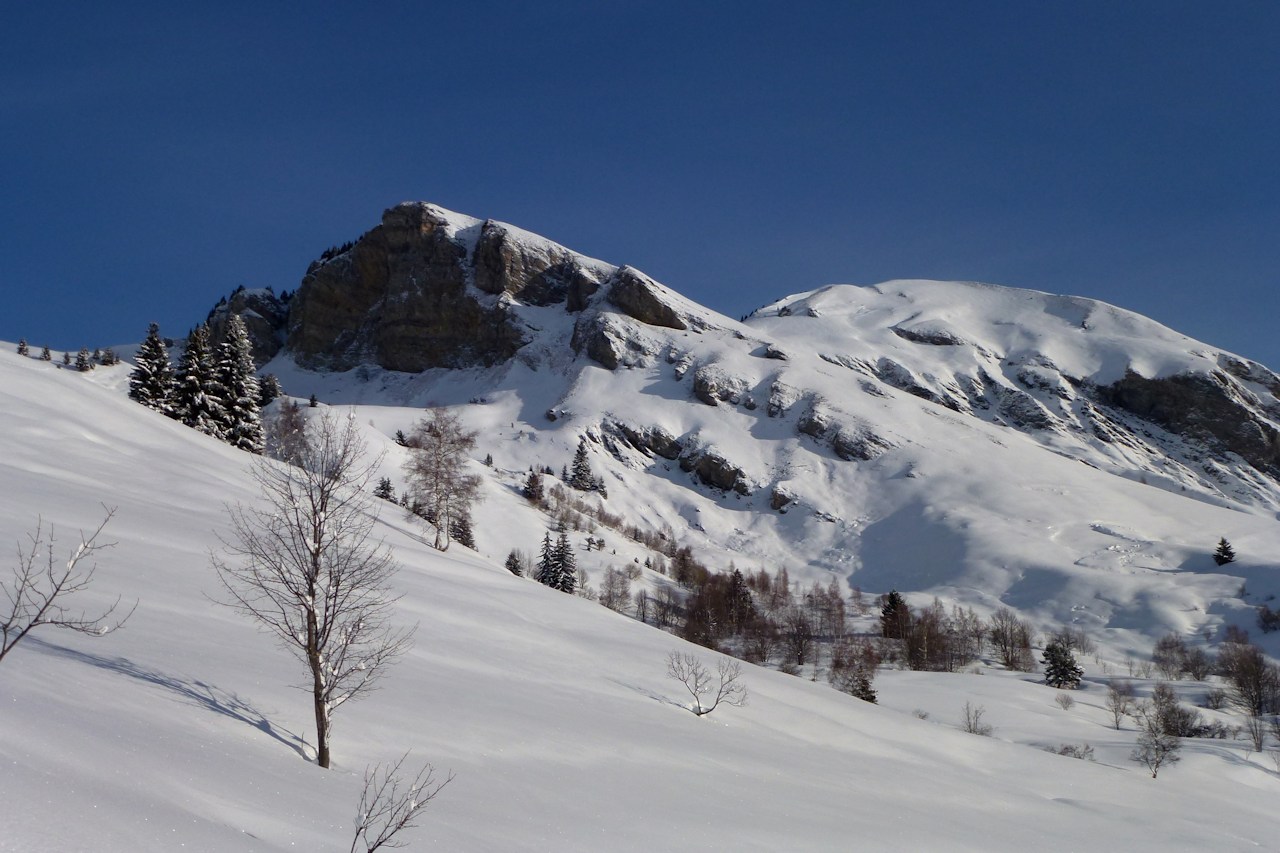 Roc Marchand : Les falaises sous la Croix et le Dôme.