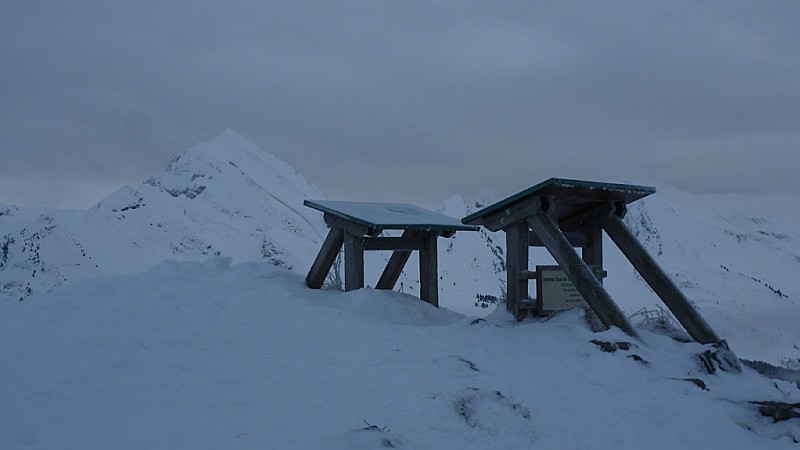 la table d'orientation : marquant le sommet du Sulens